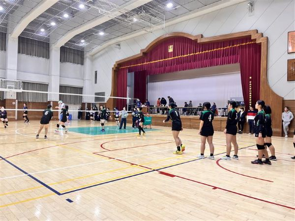 R7 w-volleyball (3)